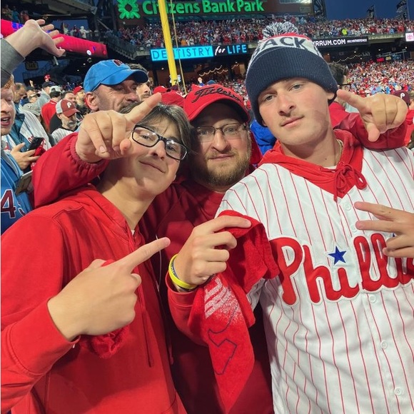 Meet your Posher, Megan - Picture 2 of 10